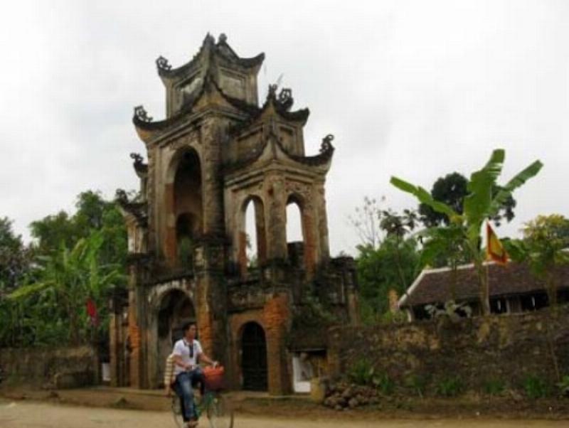 Bốn hình ảnh nhỏ minh họa đặc trưng của bốn mùa Xuân, Hạ, Thu, Đông tại Thị trấn Quốc Oai hoặc vùng lân cận